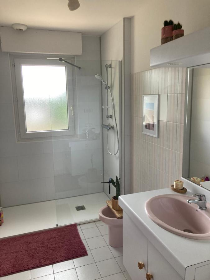 Maison Familiale Dans Une Rue Paisible Gouville-sur-Mer Ngoại thất bức ảnh